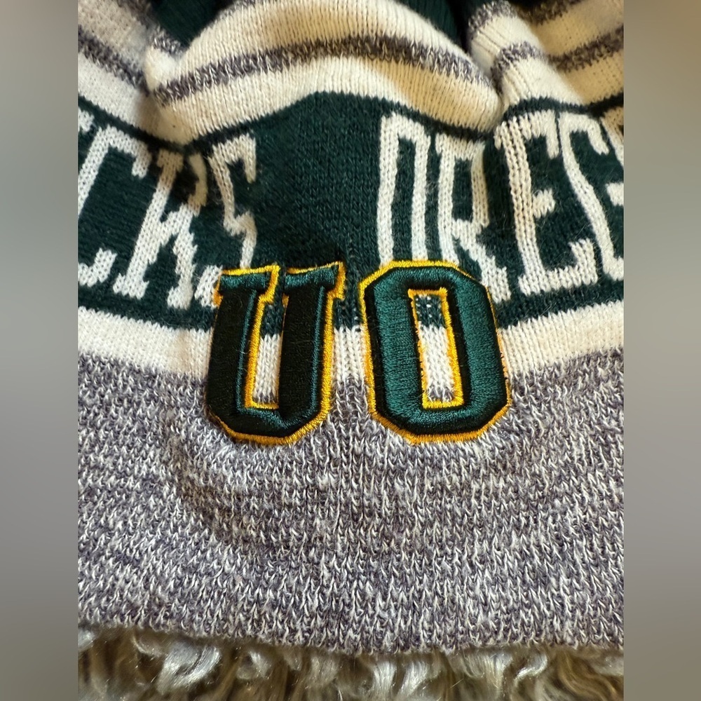 OREGON DUCKS UofO Green and Gray Knitted Winter Hat with Pop Pom